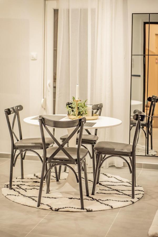 Apollo'S Apartment On Radio City Midas Home テッサロニキ エクステリア 写真