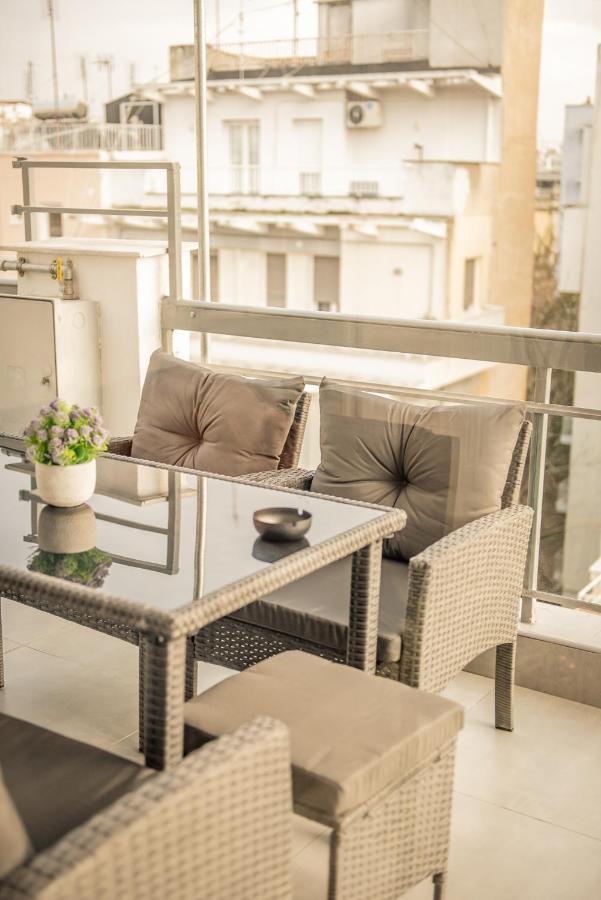 Apollo'S Apartment On Radio City Midas Home テッサロニキ エクステリア 写真