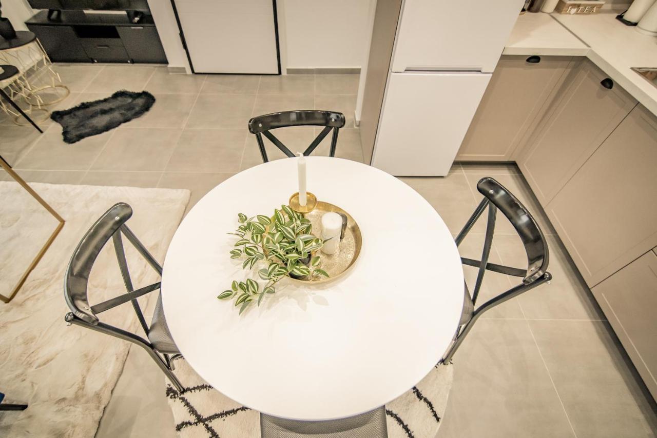 Apollo'S Apartment On Radio City Midas Home テッサロニキ エクステリア 写真