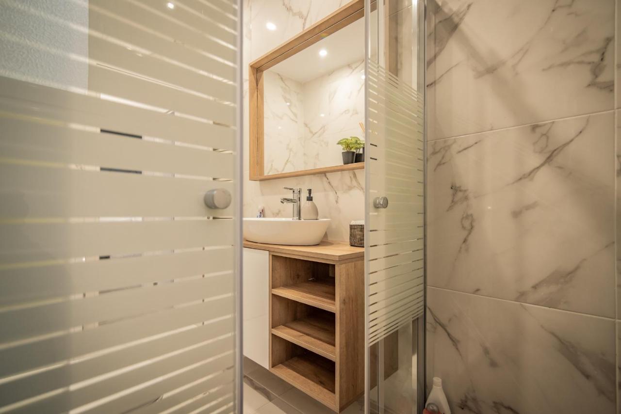 Apollo'S Apartment On Radio City Midas Home テッサロニキ エクステリア 写真